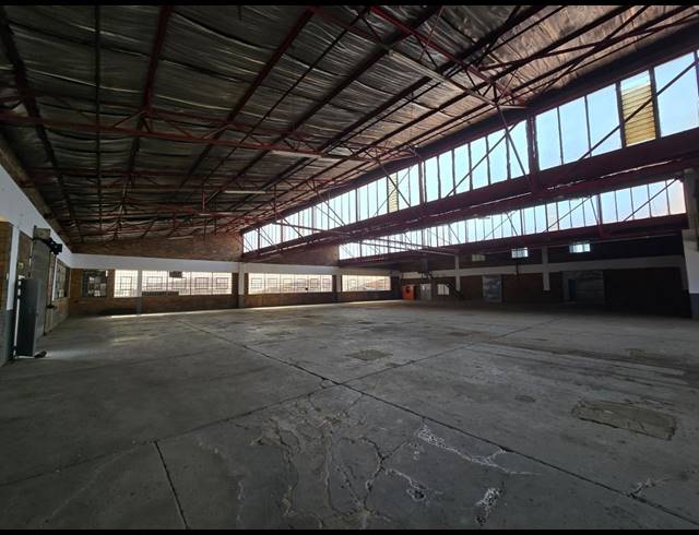 1,554M² WAREHOUSE TO LET IN BENROSE